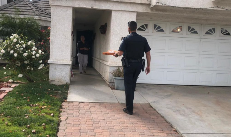 Police Officer Arrests Delivery Driver And Then Delivers The Pizza Himself