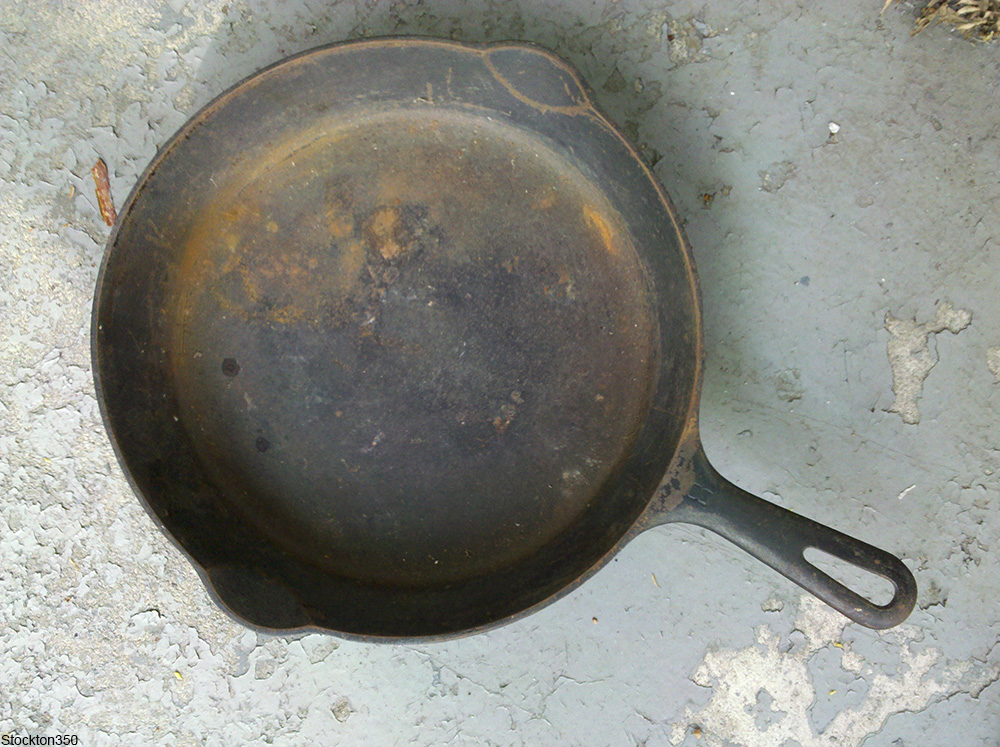 rusted cast iron skillet