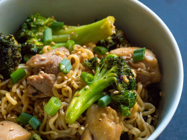 20 Minute Chicken Ramen Stir Fry 12 Tomatoes