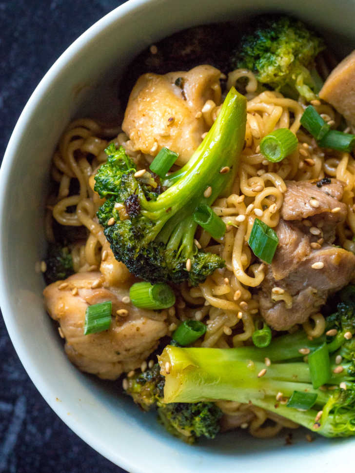 20-Minute Chicken Ramen Stir Fry | 12 Tomatoes