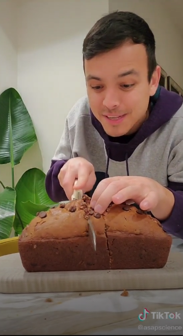 The Best Way To Cut A Cake So It Stays Moist 12 Tomatoes