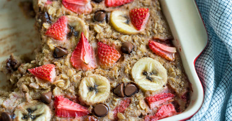 Strawberry Banana Baked Oatmeal