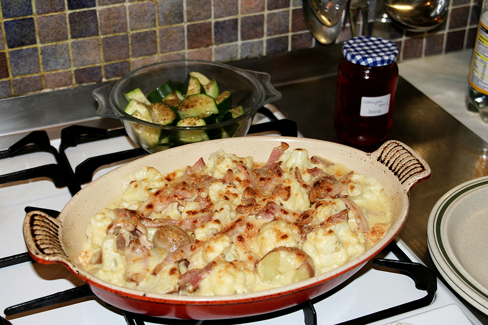 cauliflower in cheesy bechamel sauce