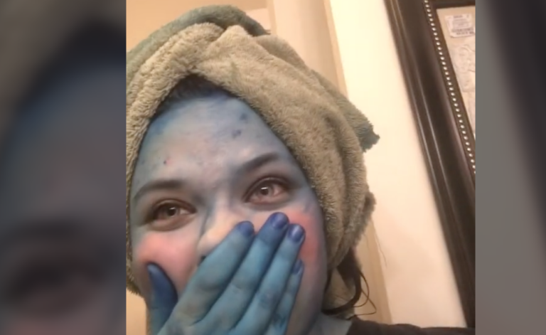 Girl Accidentally Dyes Her Entire Body Blue And Ruins Her Grandma’s Shower