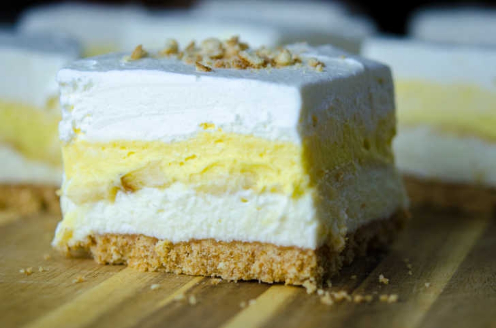 banana cream pie dessert bars