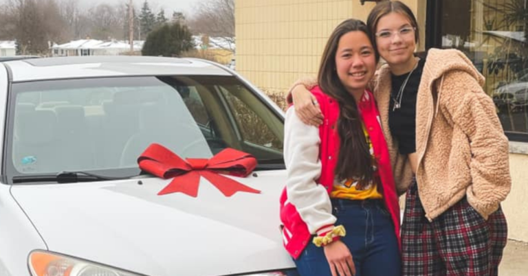 Chick-Fil-A Employee Gives The Car She Wins To A Coworker Who Needed It More