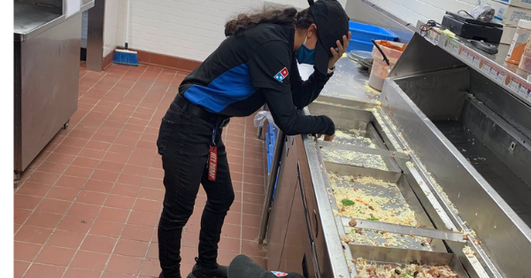 Photo Of Exhausted Domino’s Employees Working Through The Texas Storm Goes Viral