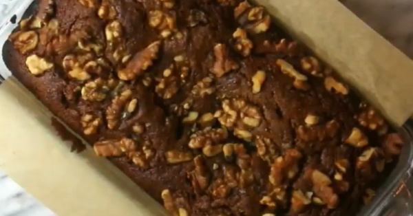 Giada De Laurentiis Shares How To Make Her Famous Gluten-Free Chocolate Chip Banana Bread