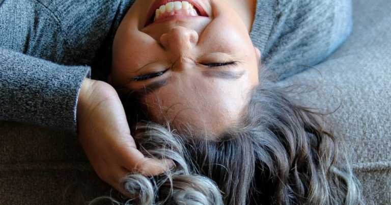 Hairstyling Tips for Women with Gray Hair