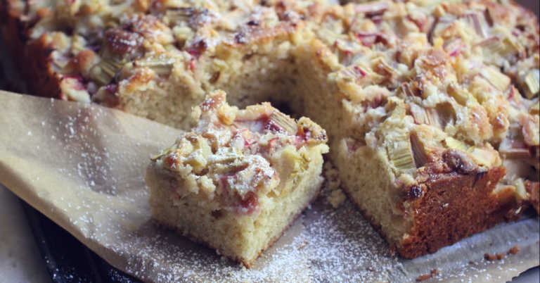 Easy Rhubarb Breakfast Cake