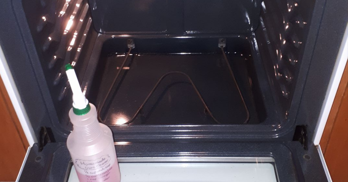 How To Make DIY Oven Cleaner That Works On The Toughest Stains 12   GG Feat. 2021 03 19T105610.792 