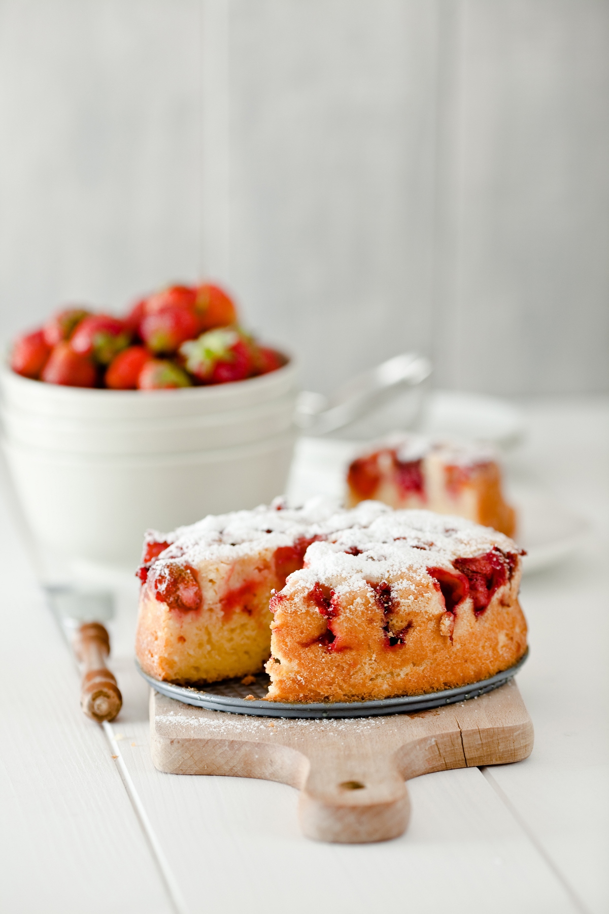 strawberry sour cream cake