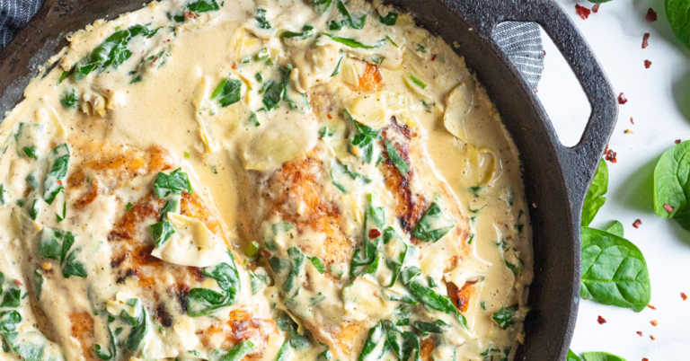 Creamy Spinach Artichoke Chicken Skillet