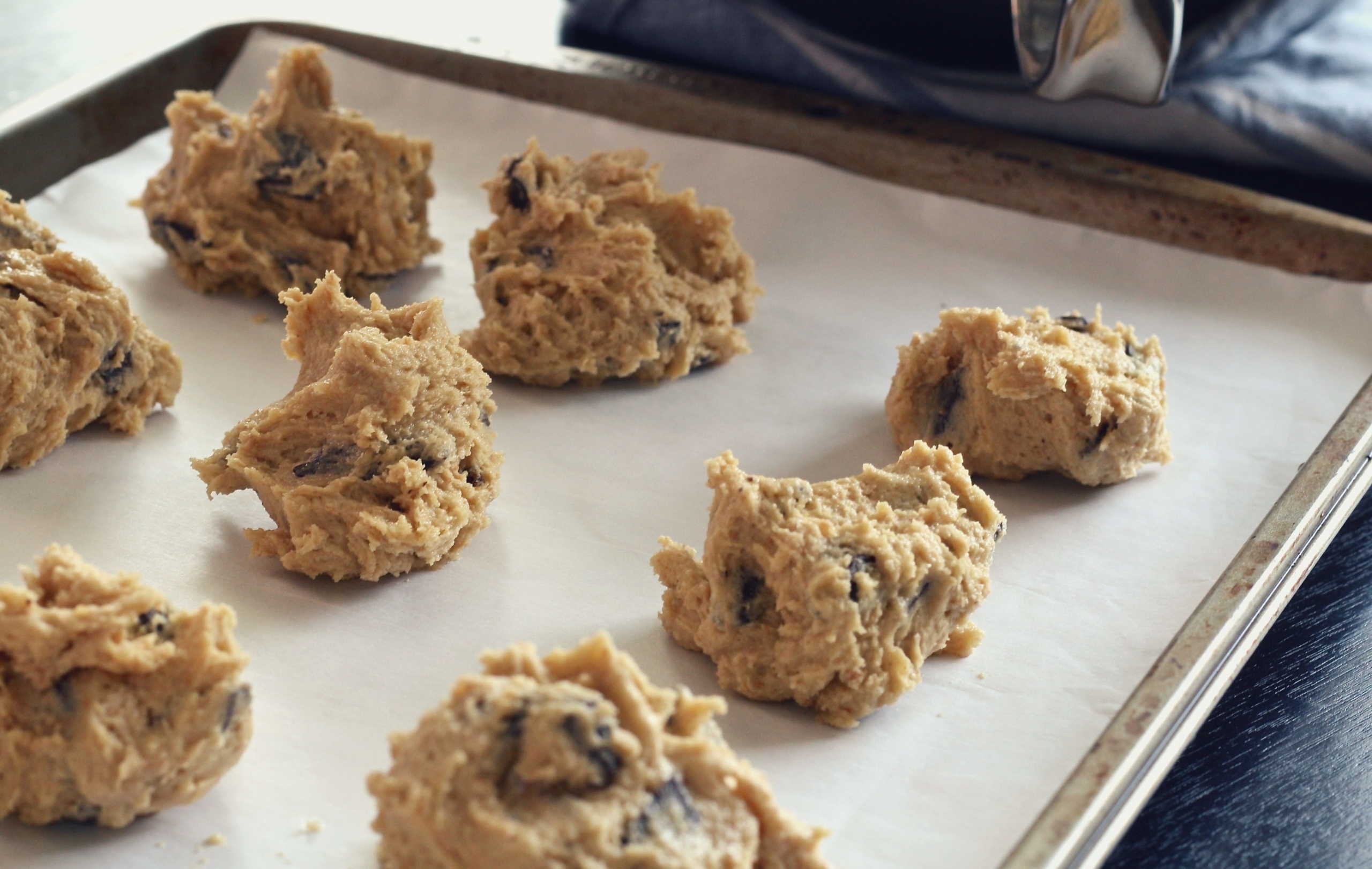 How to Keep Baking Trays Spotless: Follow 5-Step Cleaning Hack