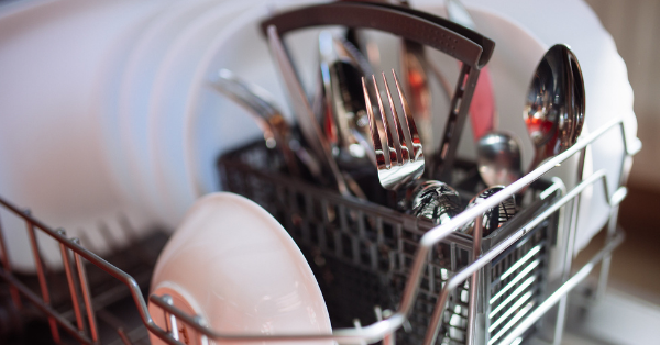 Hack To Get Dishes To Come Out Of The Dishwasher Completely Dry