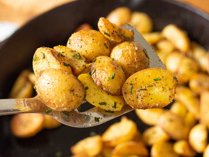 Crispy Salt and Vinegar Potatoes image 1