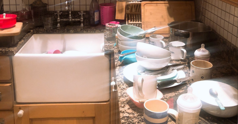 Mom Ran An Experiment To See How Her Family Would React When She Stopped Doing Housework