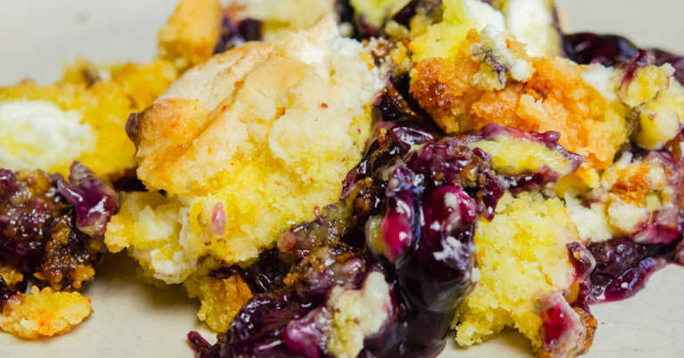 4-Ingredient Blueberry Cheesecake Dump Cake