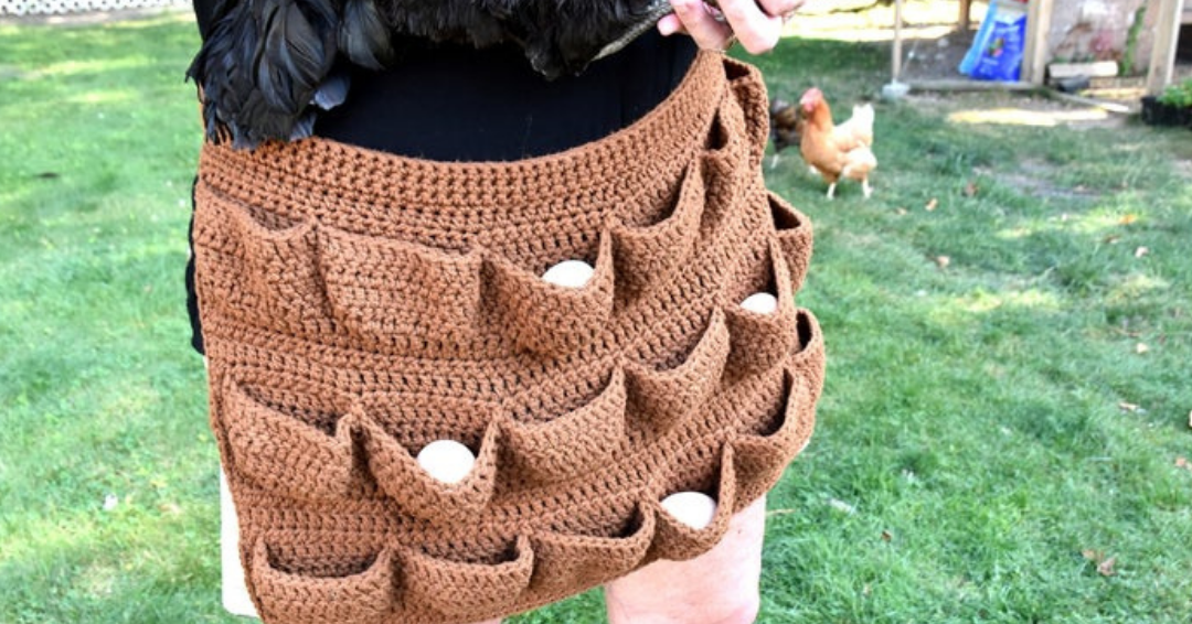 my mom has been asking me for an egg apronan eggpron, if you will 🥴 :  r/crochet