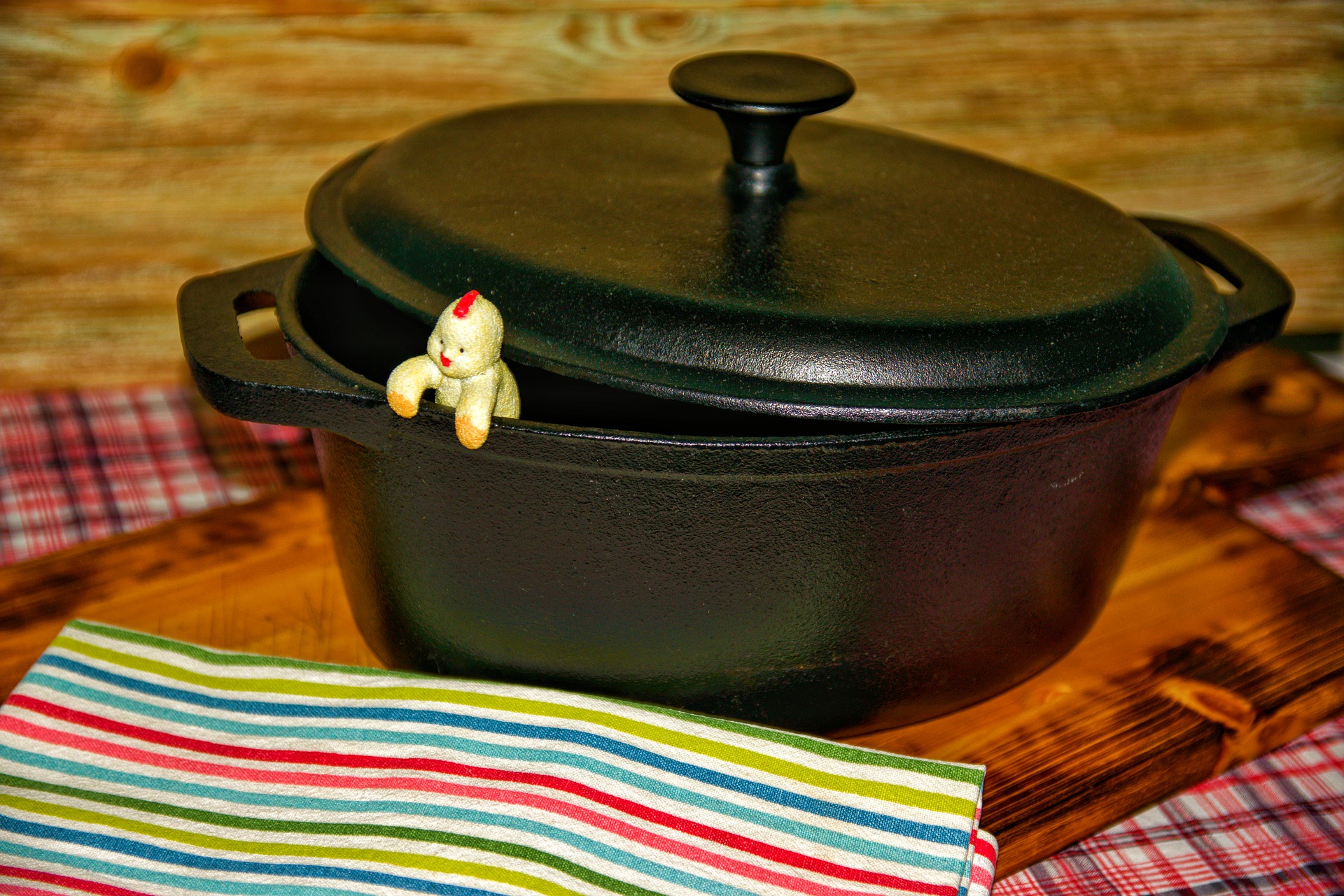 What's the best way to clean this enameled Dutch oven? : r/castiron