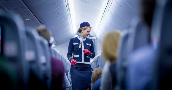 Here’s Why Flight Attendants Greet You While You Board | 12 Tomatoes