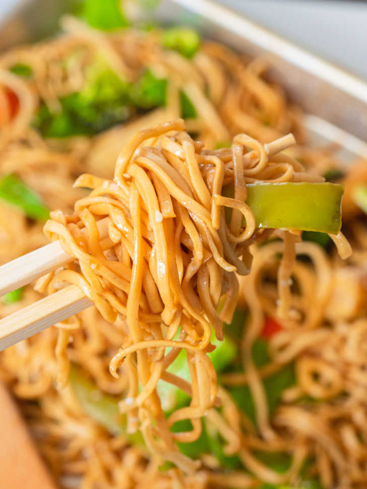 Sheet Pan Chow Mein | 12 Tomatoes