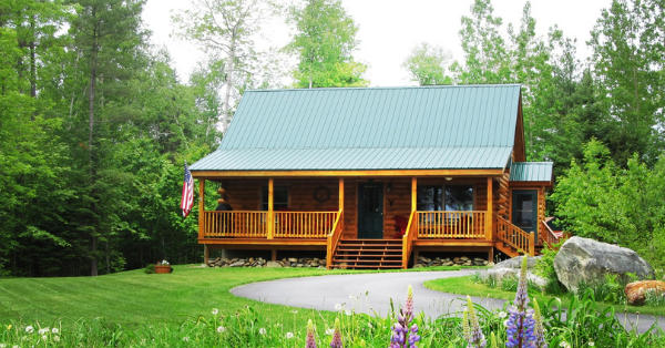 This $35k Kit Lets You Build A Charming Log Cabin Without Breaking The Bank