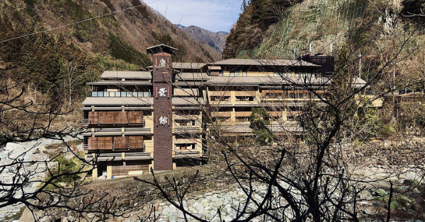 Map Shows The World’s Oldest Hotels