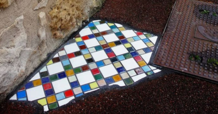 Street Artist Transforms Cracks In The Sidewalk Into Beautiful Mosaics