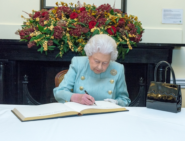 queen elizabeth ii in 2014