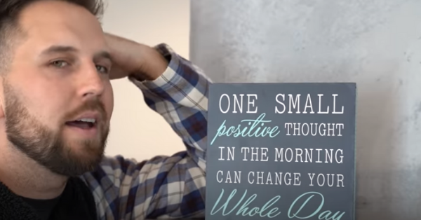 Comedian Gives A ‘Suburban Mom’ House Tour And Explains The Design Choices