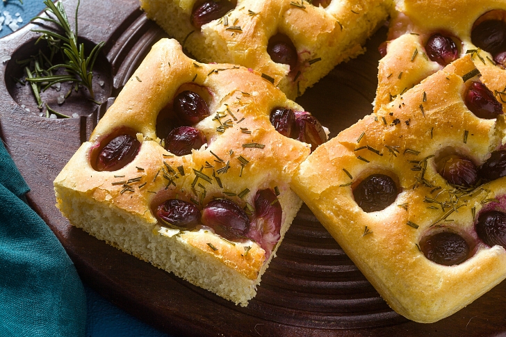 Tuscan Grape Focaccia 