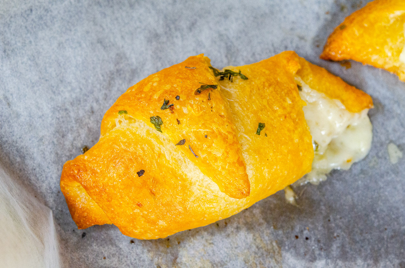 Cheesy Crescent Roll Garlic Knots - Wellness by Kay