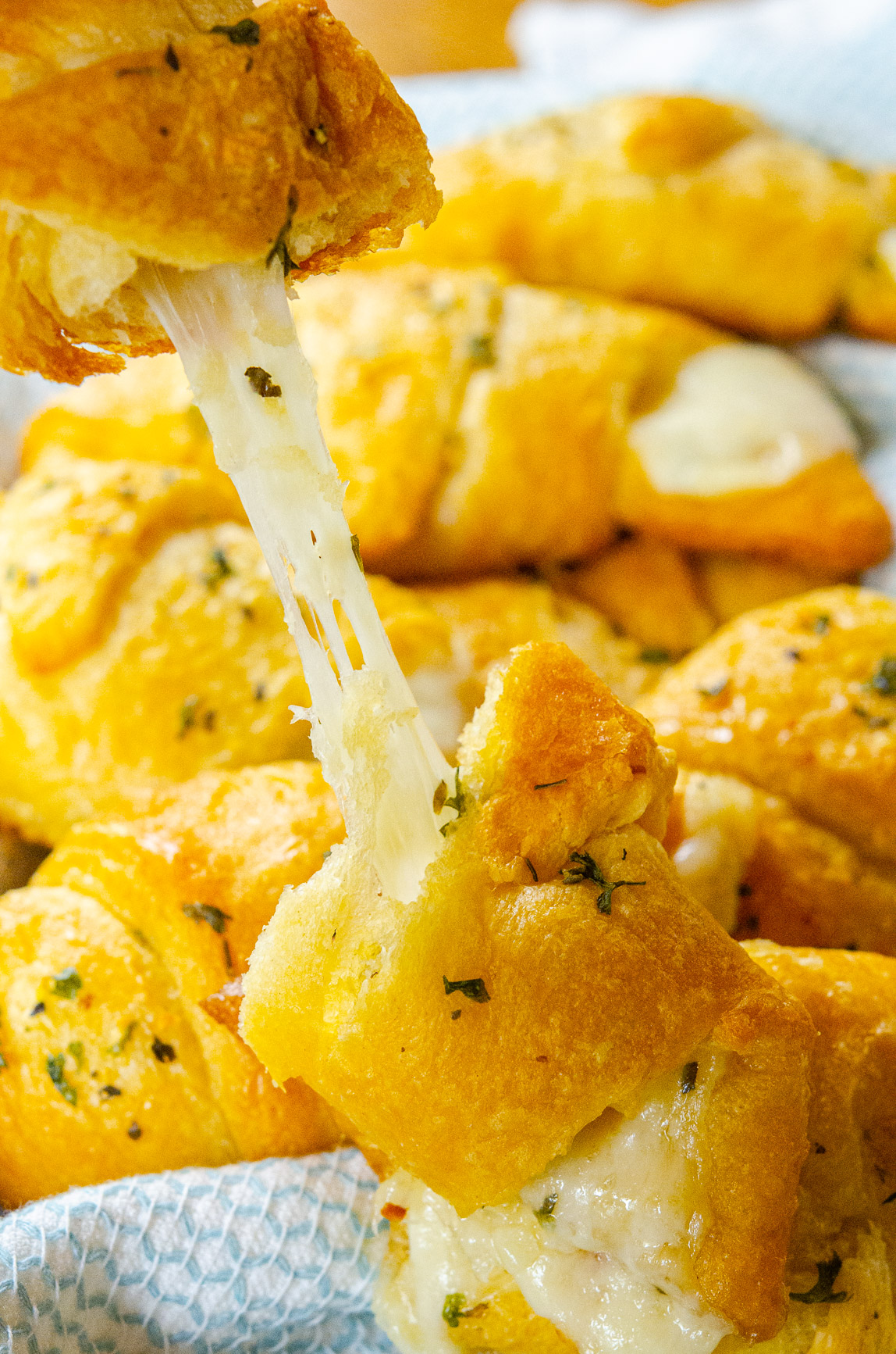 Cheesy Stuffed Garlic Butter Crescent Rolls – The Comfort of Cooking