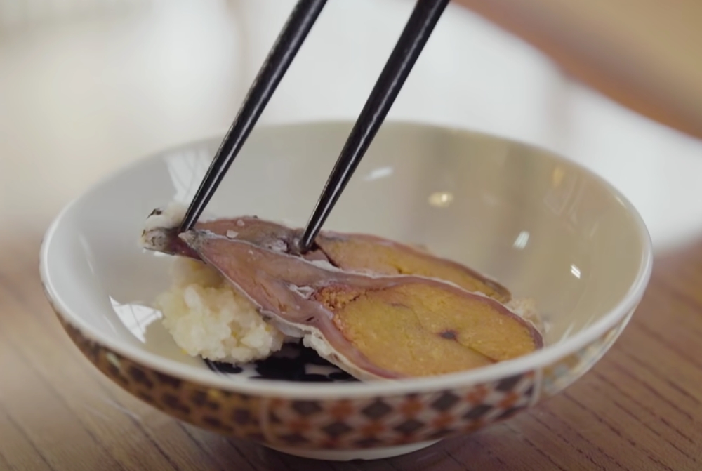 narezushi in a bowl