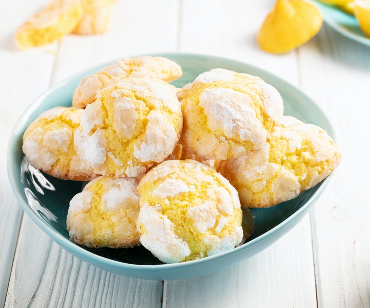 Plate of lemon crinkle cookies