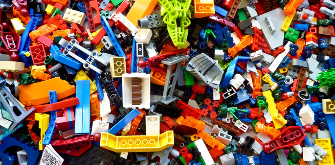 New App Shows You What To Build With A Pile Of LEGOS | 12 Tomatoes