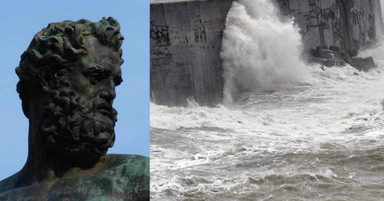 Photographer Captures Face of Neptune in Ocean Waves