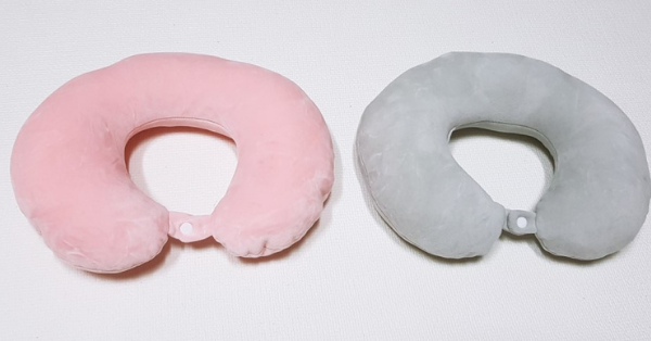 TikTok User Shares ‘The Real Way’ To Use A Neck Pillow On A Plane