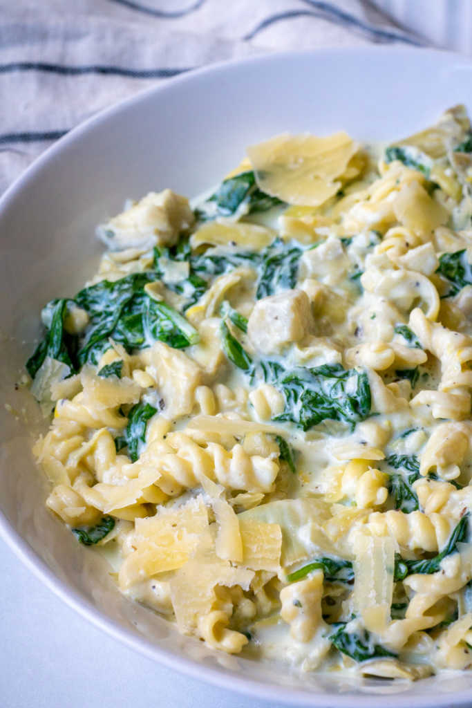 One Pan Spinach Artichoke Baked Pasta | 12 Tomatoes