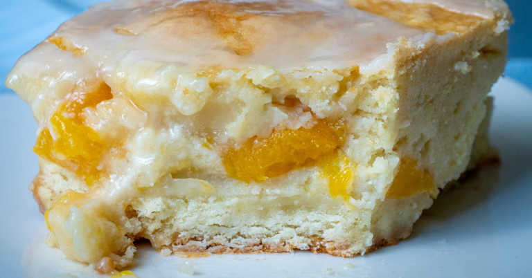 Peaches and Cream Cheesecake Bars