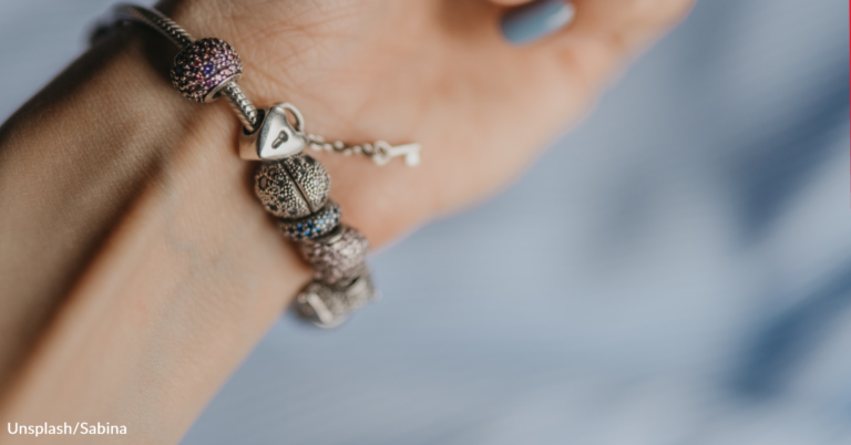 The Easiest Way To Put Bracelets On Yourself