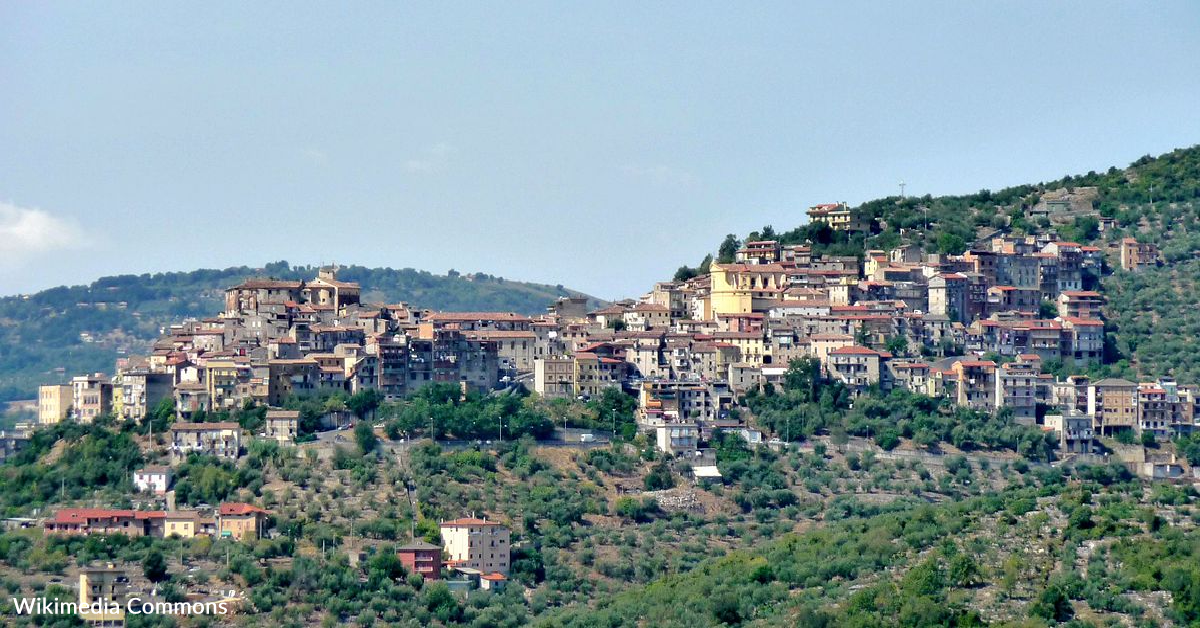 You Can Buy A House In Italy For €1 | 12 Tomatoes