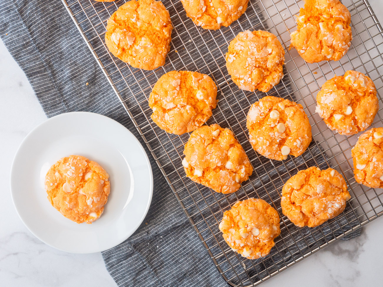 Top-down of orange creamsicle cookies