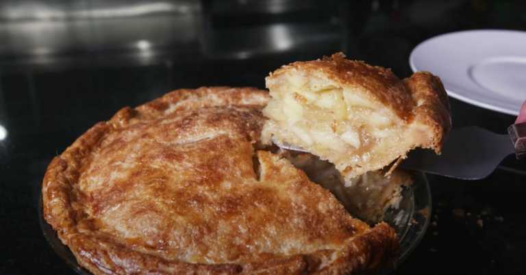 Former White House Pastry Chef Reveals Secret to Incredible Apple Pie