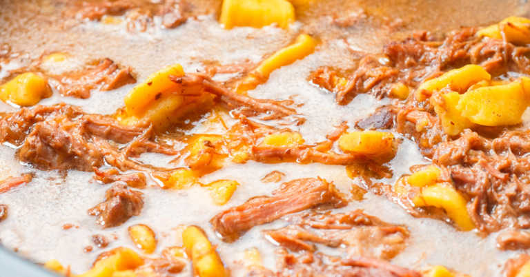 Slow Cooker Beef and Noodles