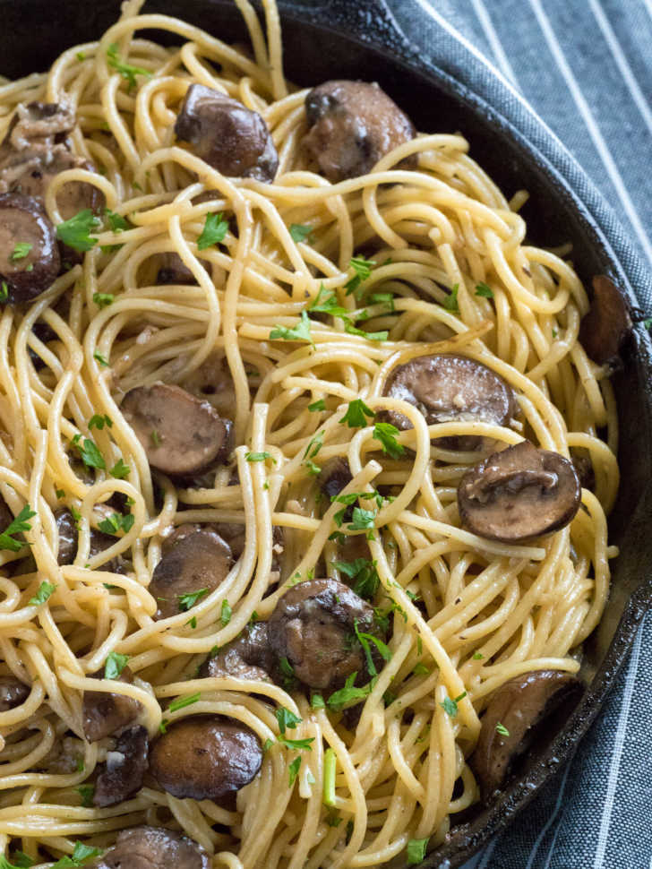 buttery garlic mushroom spaghetti