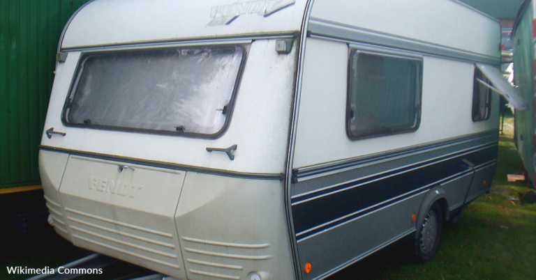 Woman Turns Old Camper Into Adorable Caravan For Less Than $700