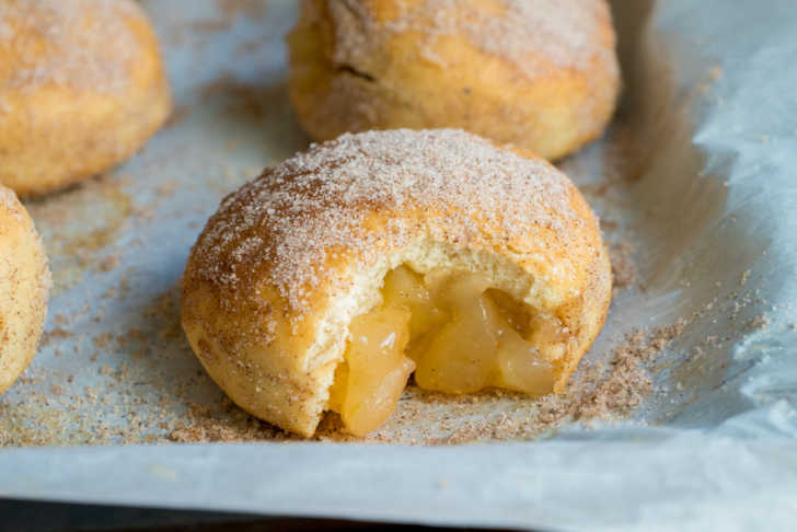 easy apple pie donuts