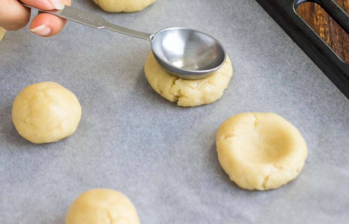 Lemon Curd Shortbread Thumbprints